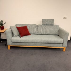 Sofa “Klassik+” inkl. 1 Dekokissen + Kopfstütze
