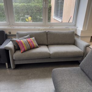 “Klassik” Sofa mit Flügelarmlehne